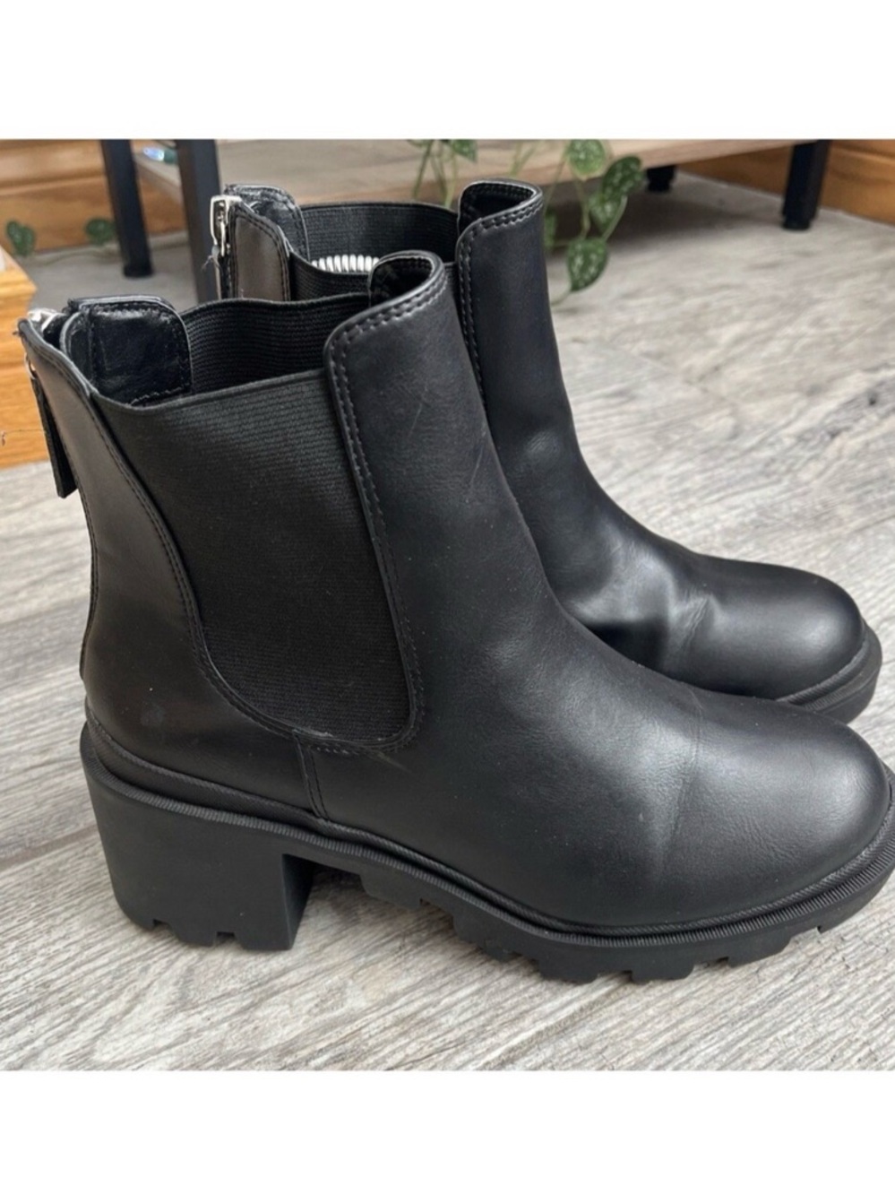 DV Dolce Vita Womens Sooki Block Heel Chelsea Chunky Bootie Military Sz 8 Zipper